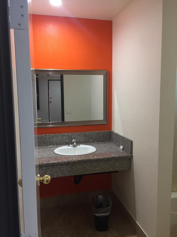 Welcome Inn & Suites אנהיים מראה חיצוני תמונה