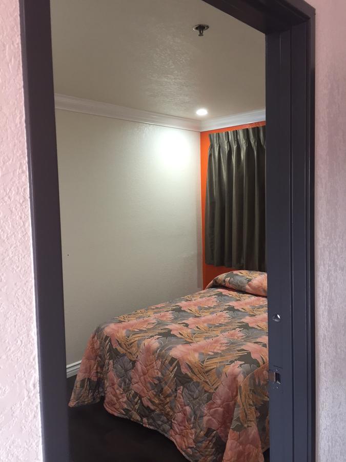 Welcome Inn & Suites אנהיים מראה חיצוני תמונה